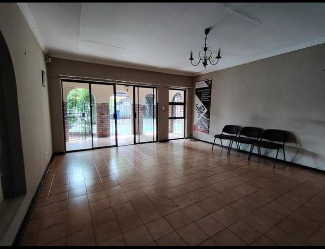 3 BEDROOM HOUSE FOR SALE IN KARENPARK
